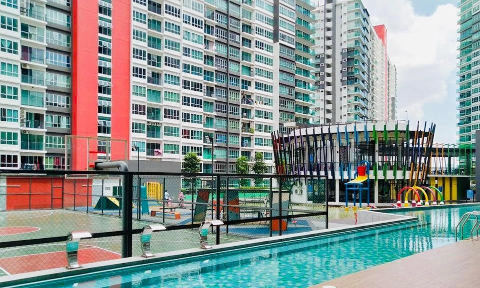 Rantissi Homestay The Zizz Damansara North Petaling Jaya Exterior foto